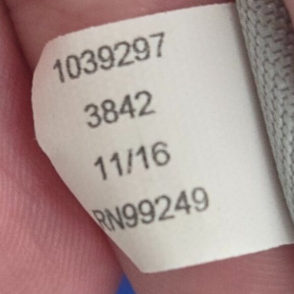 Catherine's Blue Chevron Stripes V-Neck Sleeveless Blouse Size 3x 26/28W - Picture 9 of 9